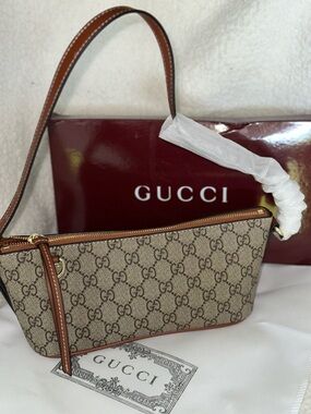 Gucci Beige GG Supreme Canvas Shoulder and Crossbody Bag with Brown Trim